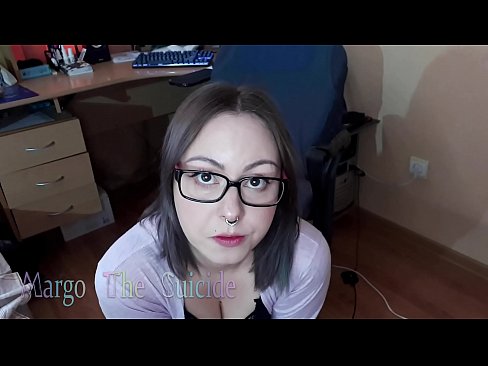 ❤️ Ọmọbinrin ti o ni gbese pẹlu awọn gilaasi buruja Dildo jinna lori Kamẹra ❤ Ohun onihoho ti ile ❌️